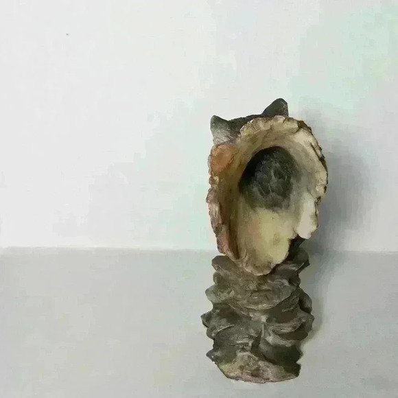 Animal head figurine. 5in tall. - Picture 2 of 2